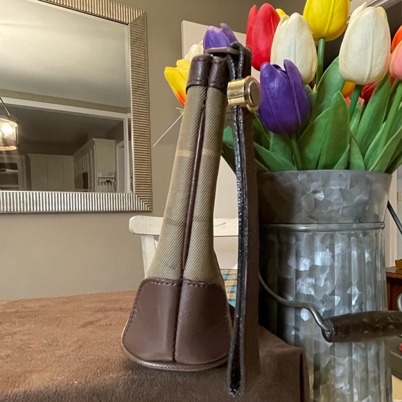 Burberrys plaid cosmetic pouch - Picture 4 of 9